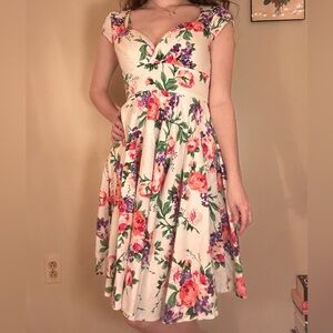 Floral Fit-and-Flare white Tea Dress | Swing Dress | Vintage Inspired